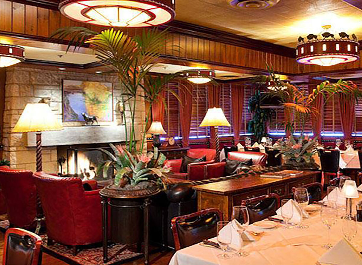 interior of Pappas Bros Steakhouse in Dallas