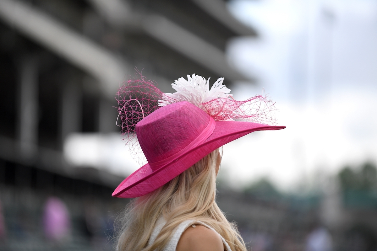 Elegant,Hats,At,A,Horse,Race