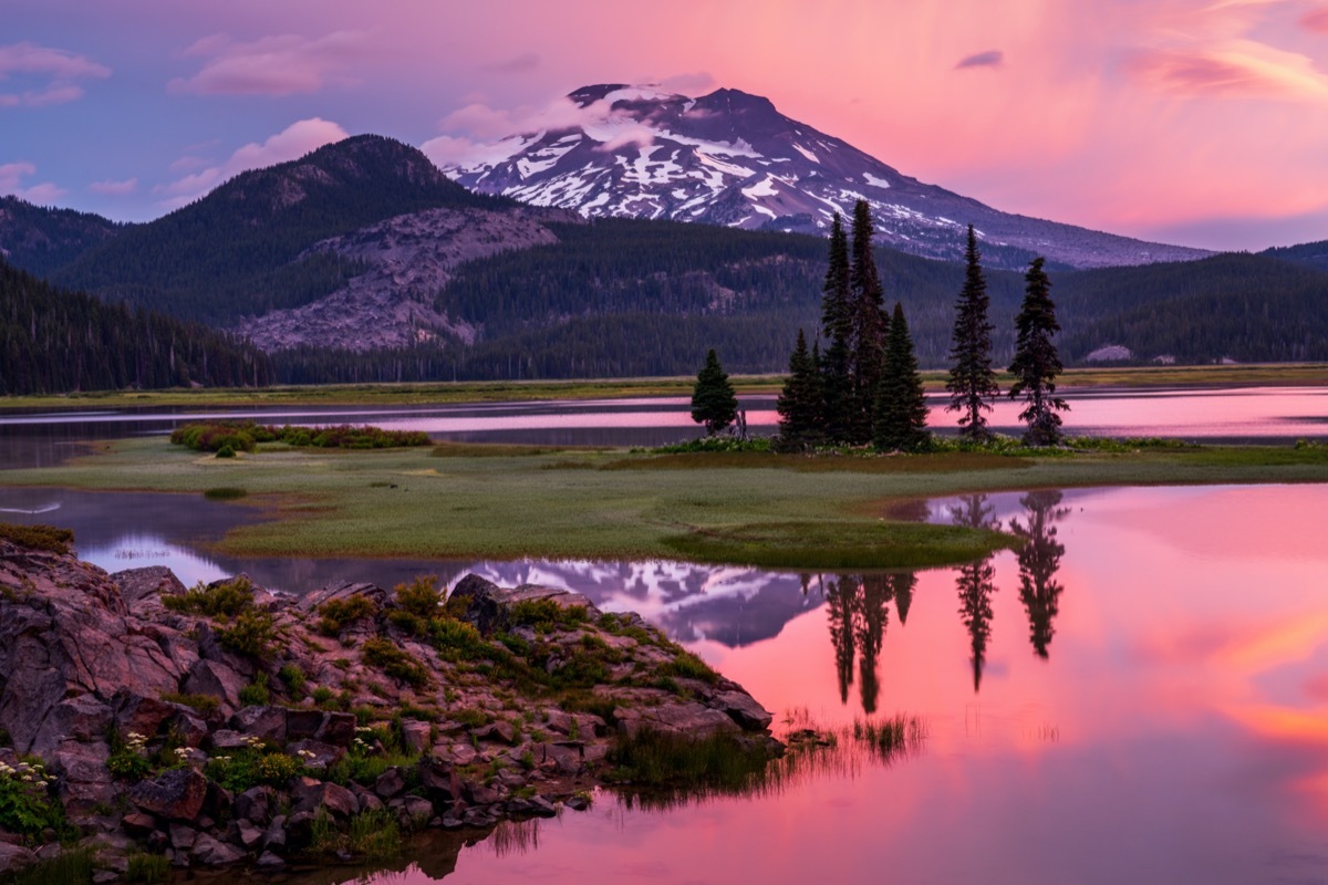 glaciers, lake, and tress in Deschutes County, Oregon