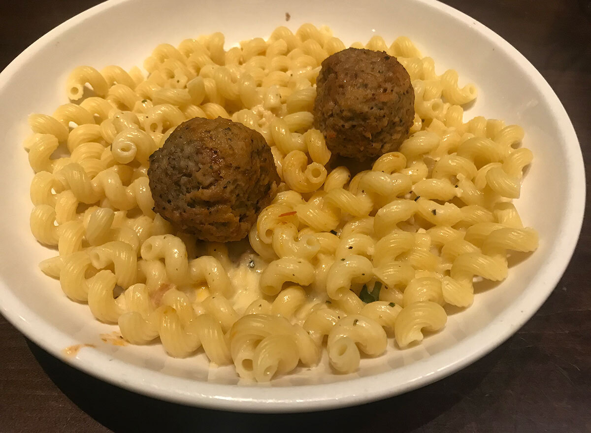 olive garden cavatappi with meatballs