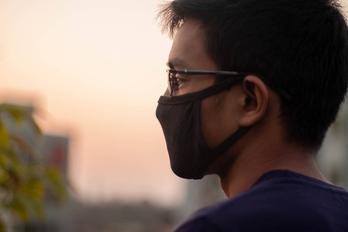 Man wearing a face mask outside during the coronavirus pandemic