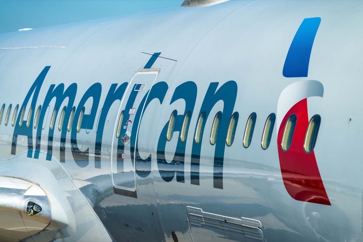 american airlines plane