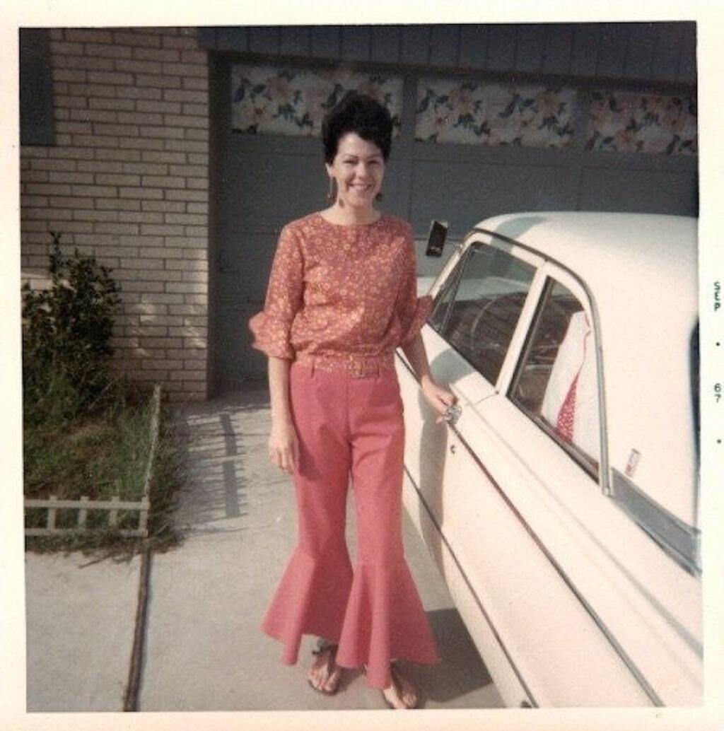 woman wearing bellbottoms {cool 1970s style}