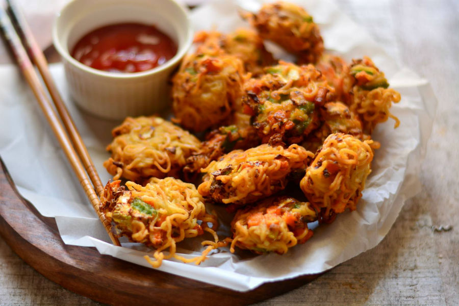 Pakora | 11 Best Foods To Eat In The Rainy Season | Her Beauty