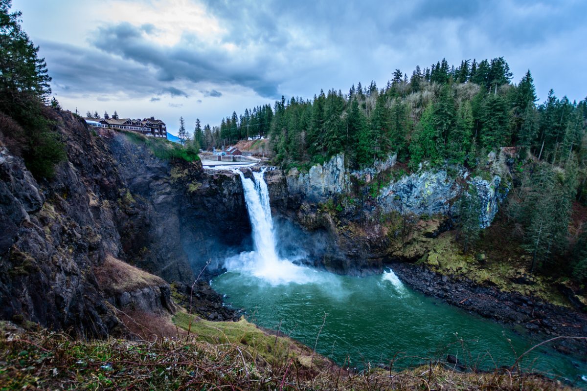 Snoqualmie Falls in Washington State on an overcast day