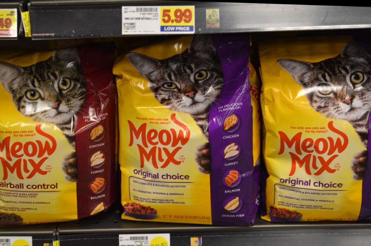 meow mix cat food on store shelf