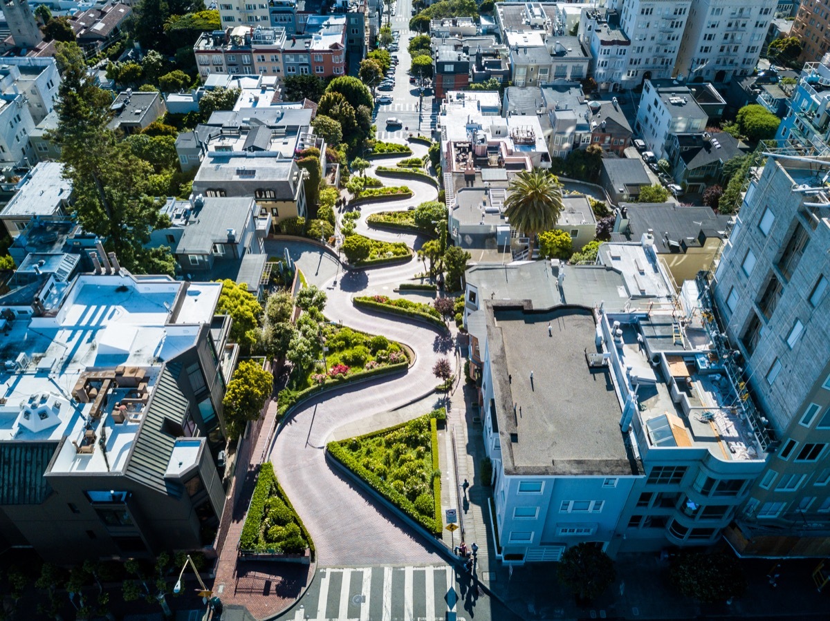 historic windy street road lombard street san francisco california