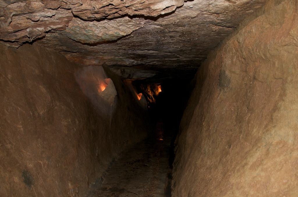 inside passageway of marvel cave in Missouri