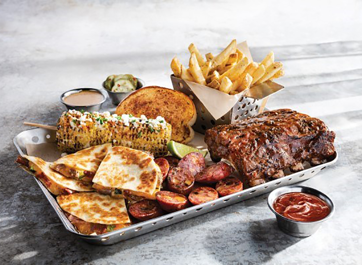 chilis smokehouse combo meal