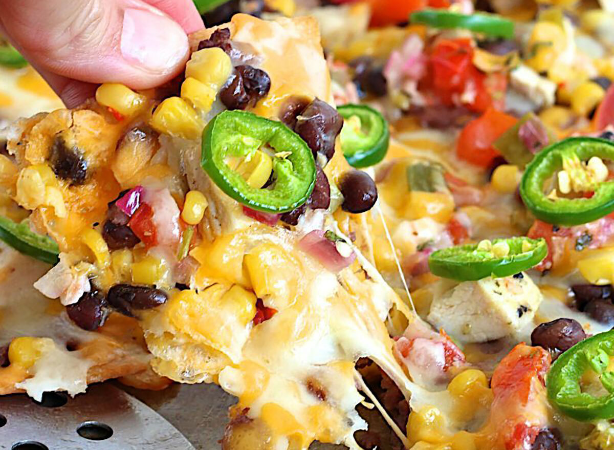 Chicken and black bean nachos