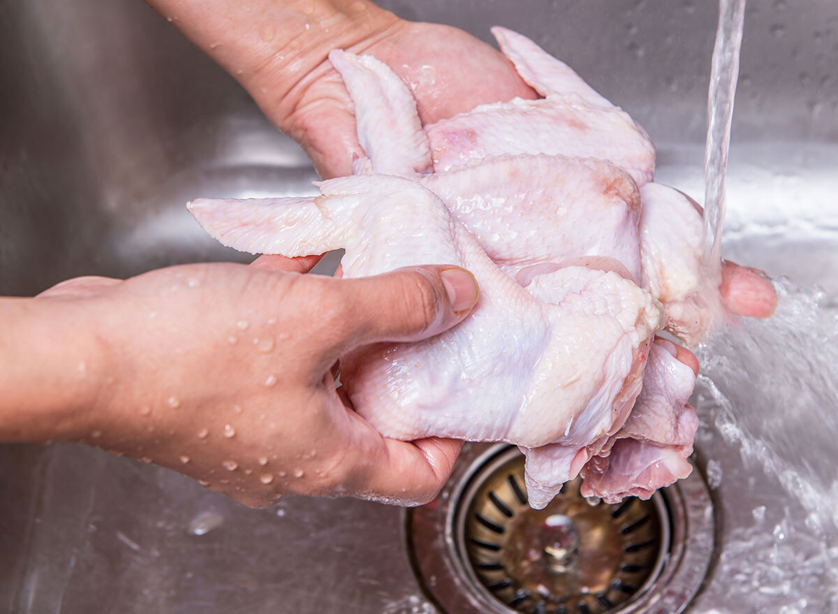 washing raw meat