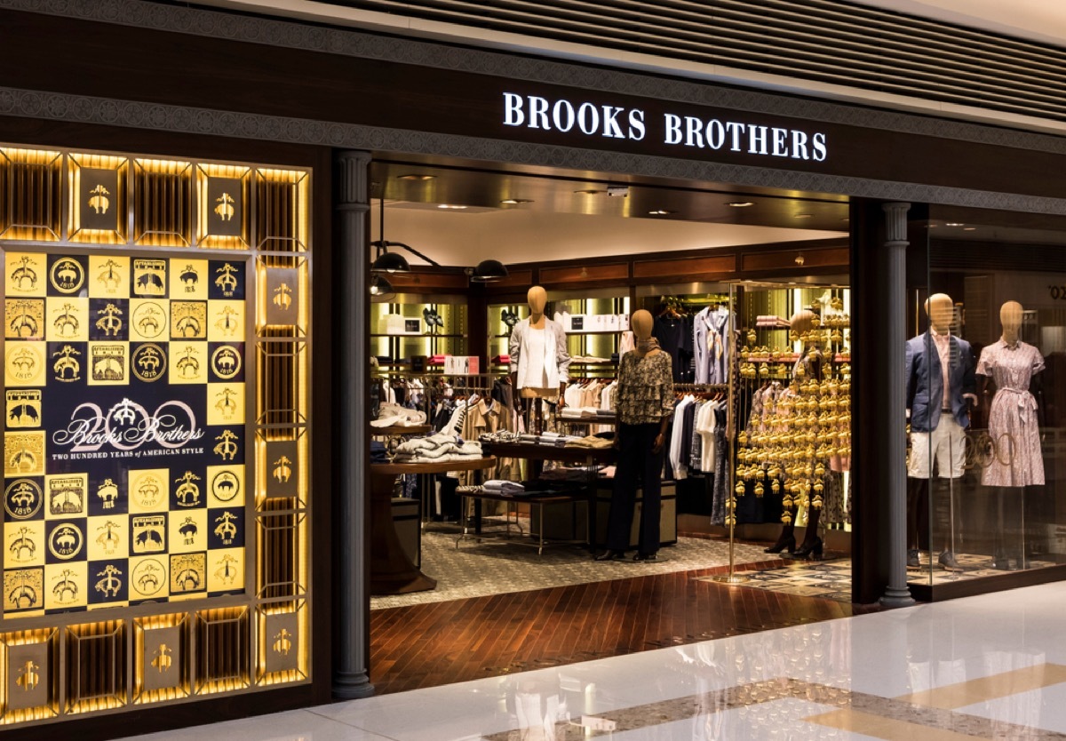 brooks brothers storefront in mall