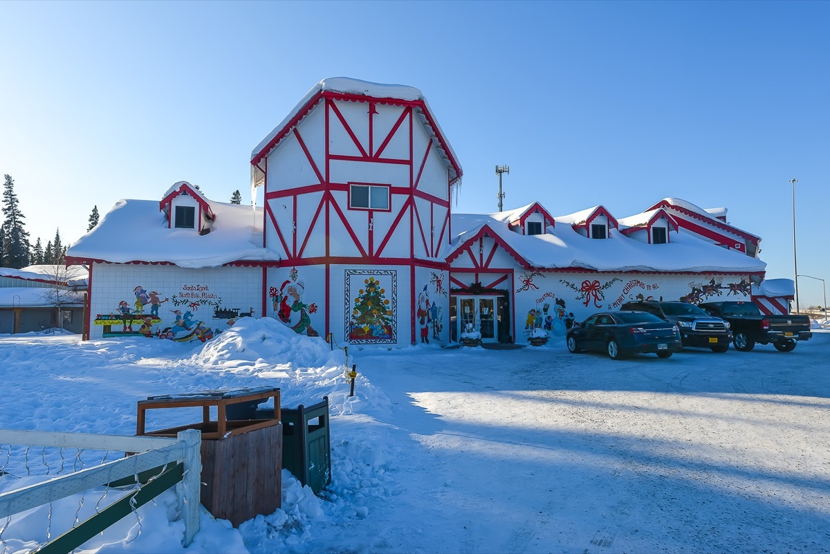 santa's house in north pole alaska