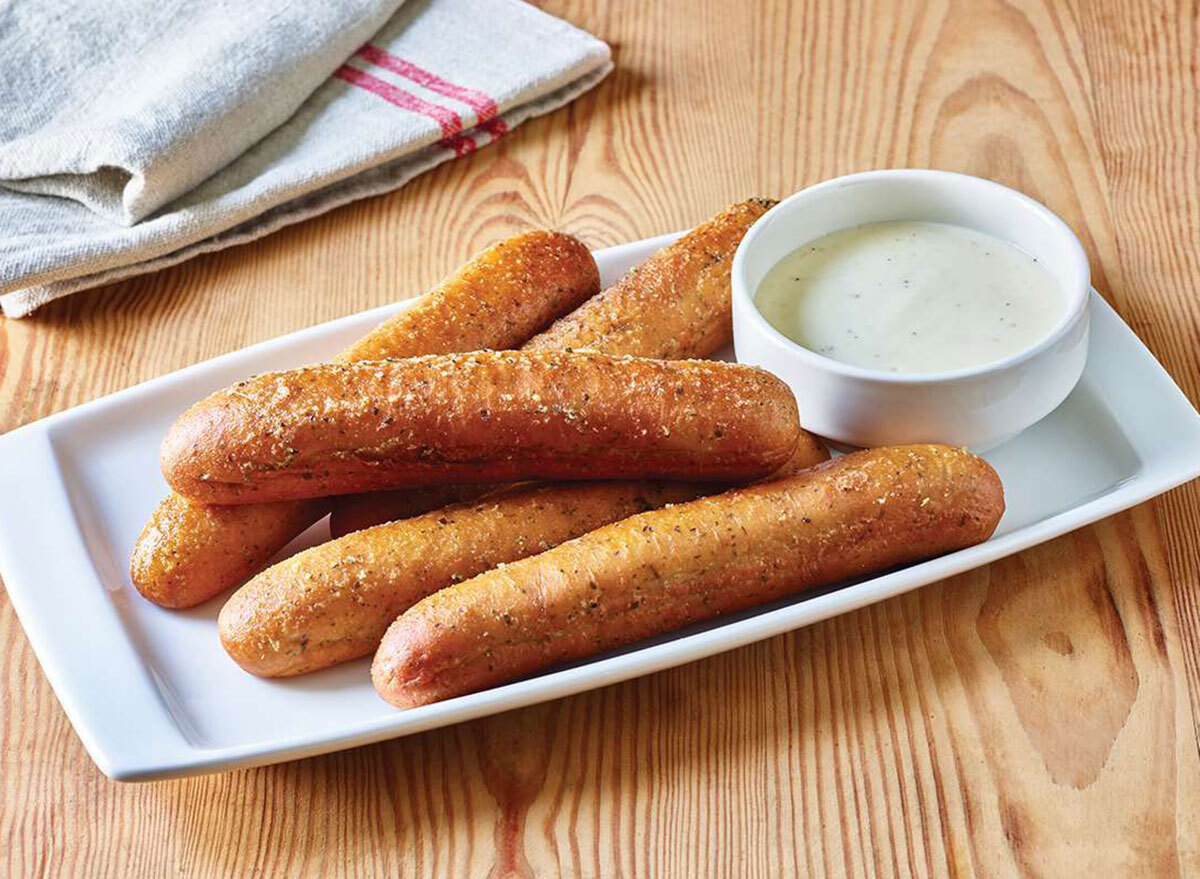 applebees breadsticks alfredo sauce