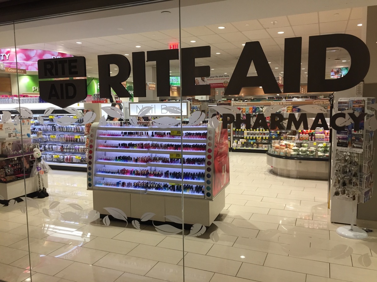 glass doors leading into rite aid pharmacy