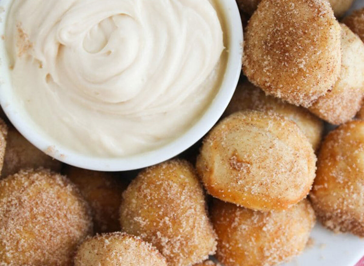 cinnamon sugar pretzel bites