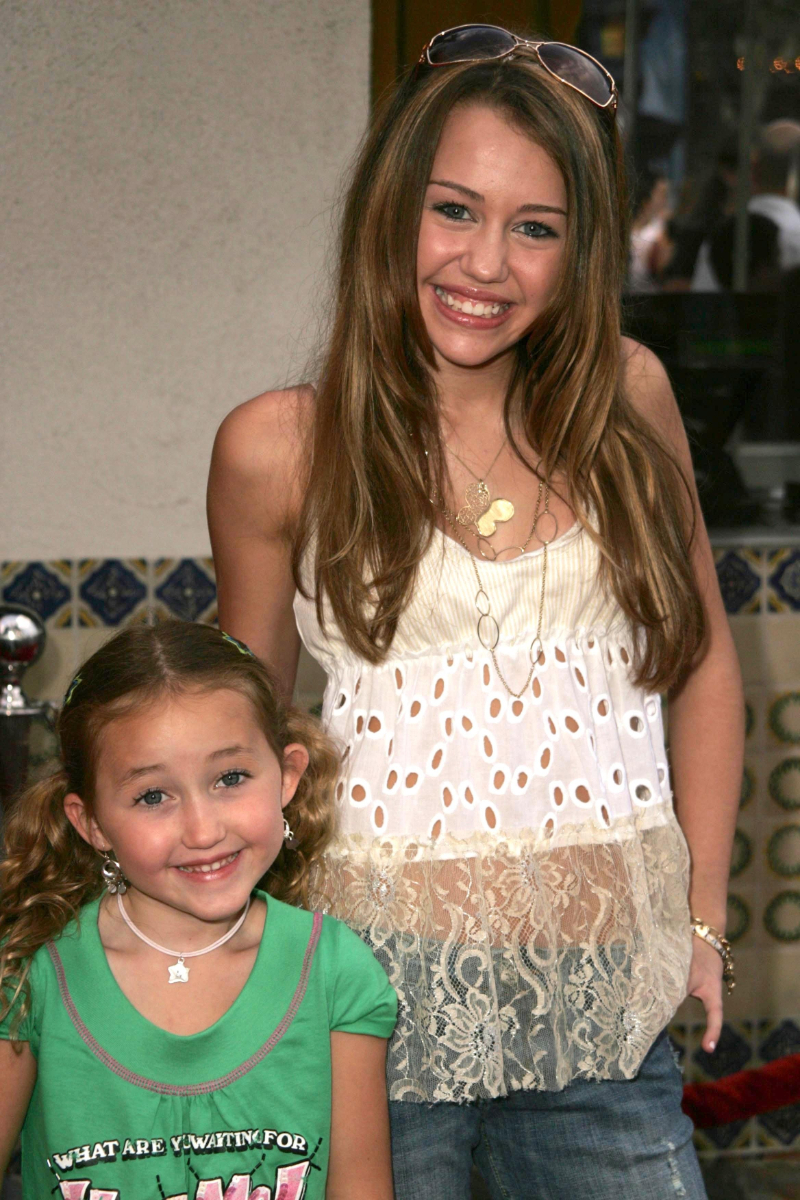 Noah and Miley Cyrus at the 2006 premiere of 