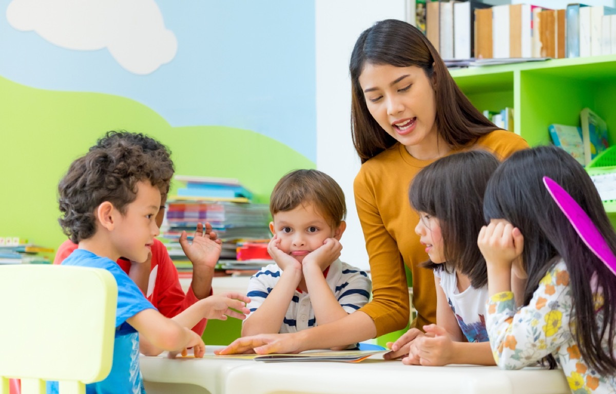 teacher reading to students, things you should never say to a teacher