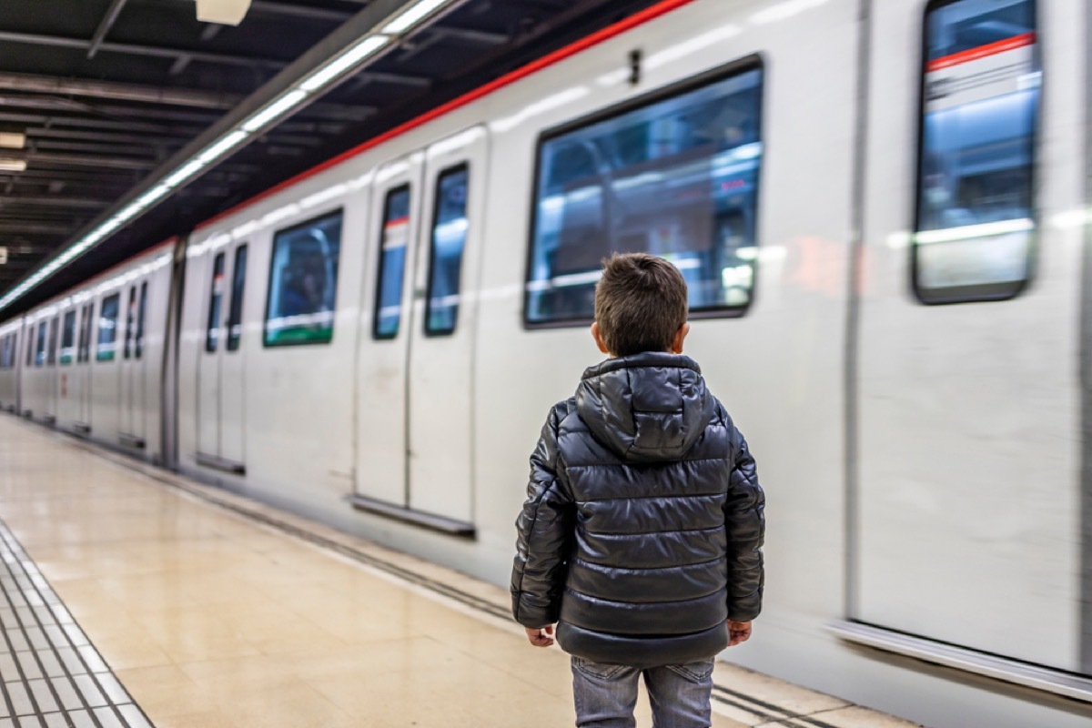 toddler waiting for train, bad parenting advice