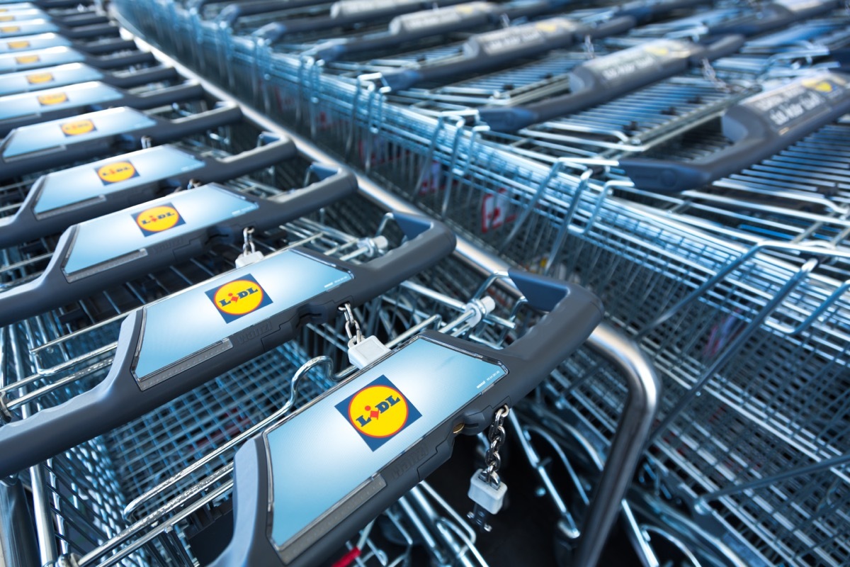 shopping carts at lidl