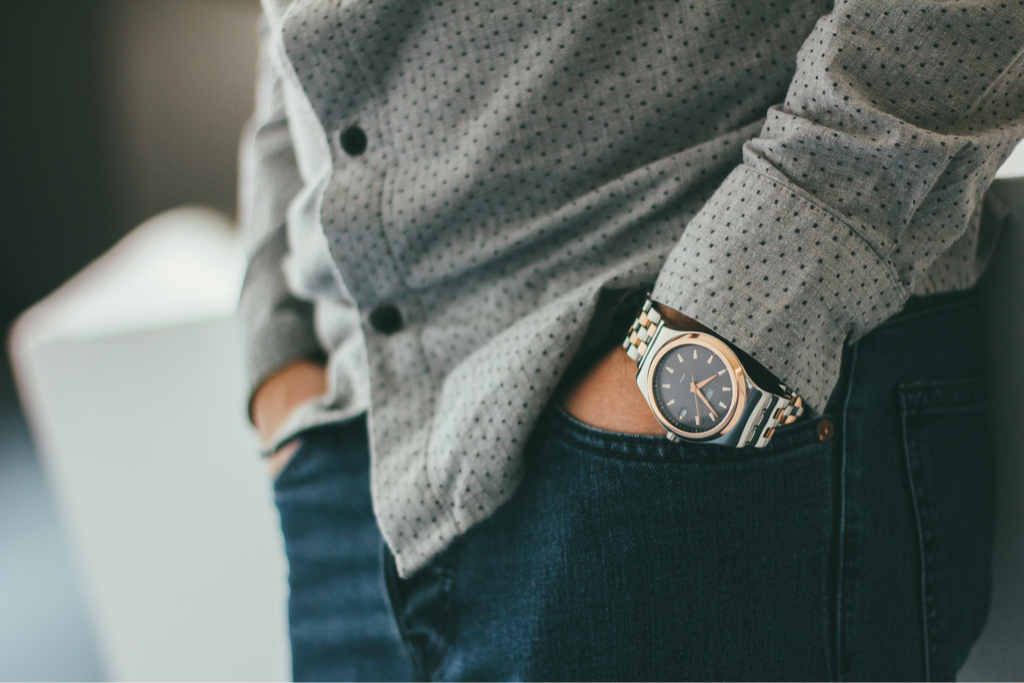 Man with his hands in his pockets reading body language