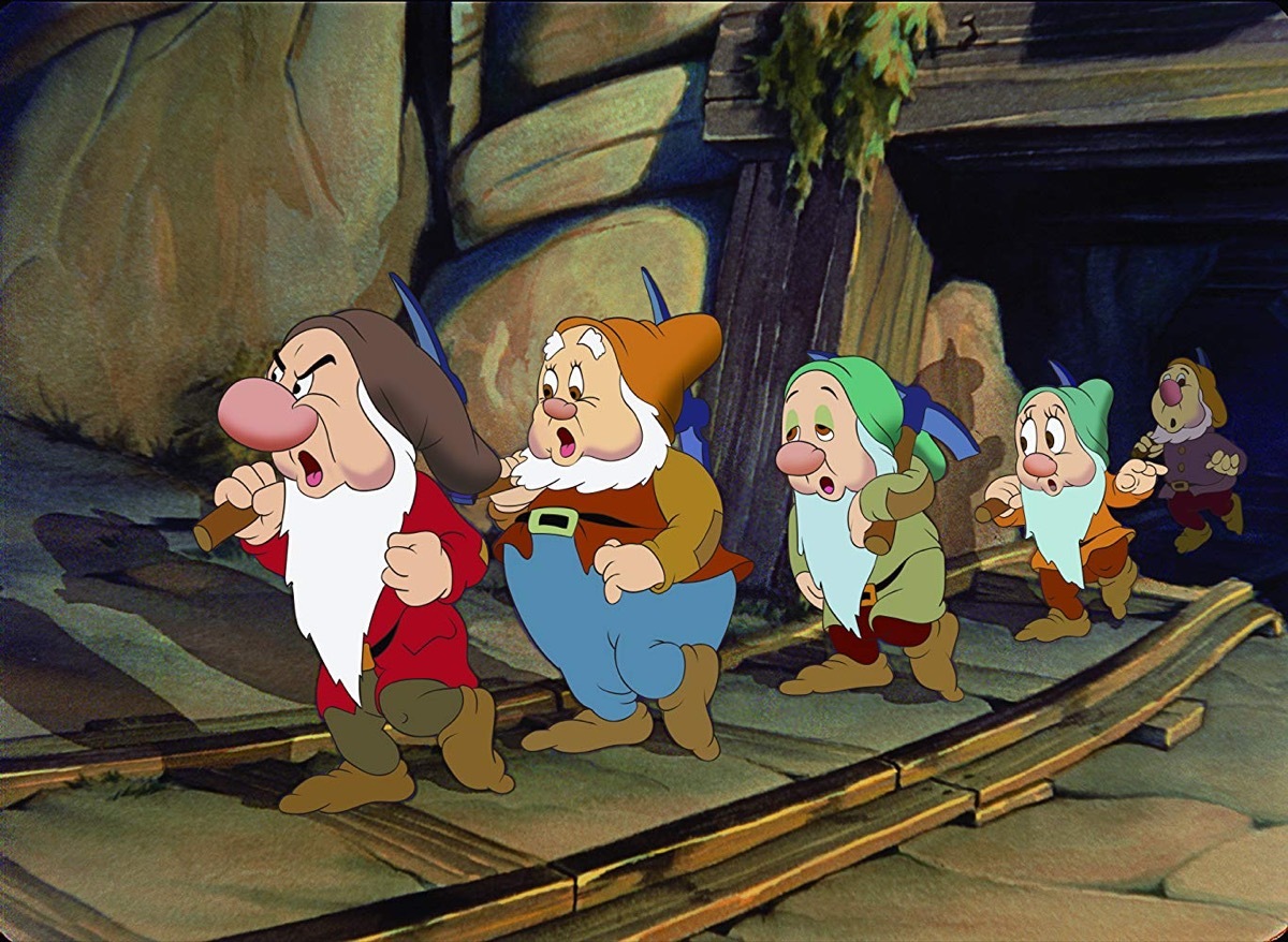 Eddie Collins, Pinto Colvig, Billy Gilbert, Otis Harlan, and Scotty Mattraw in Snow White and the Seven Dwarfs (1937)